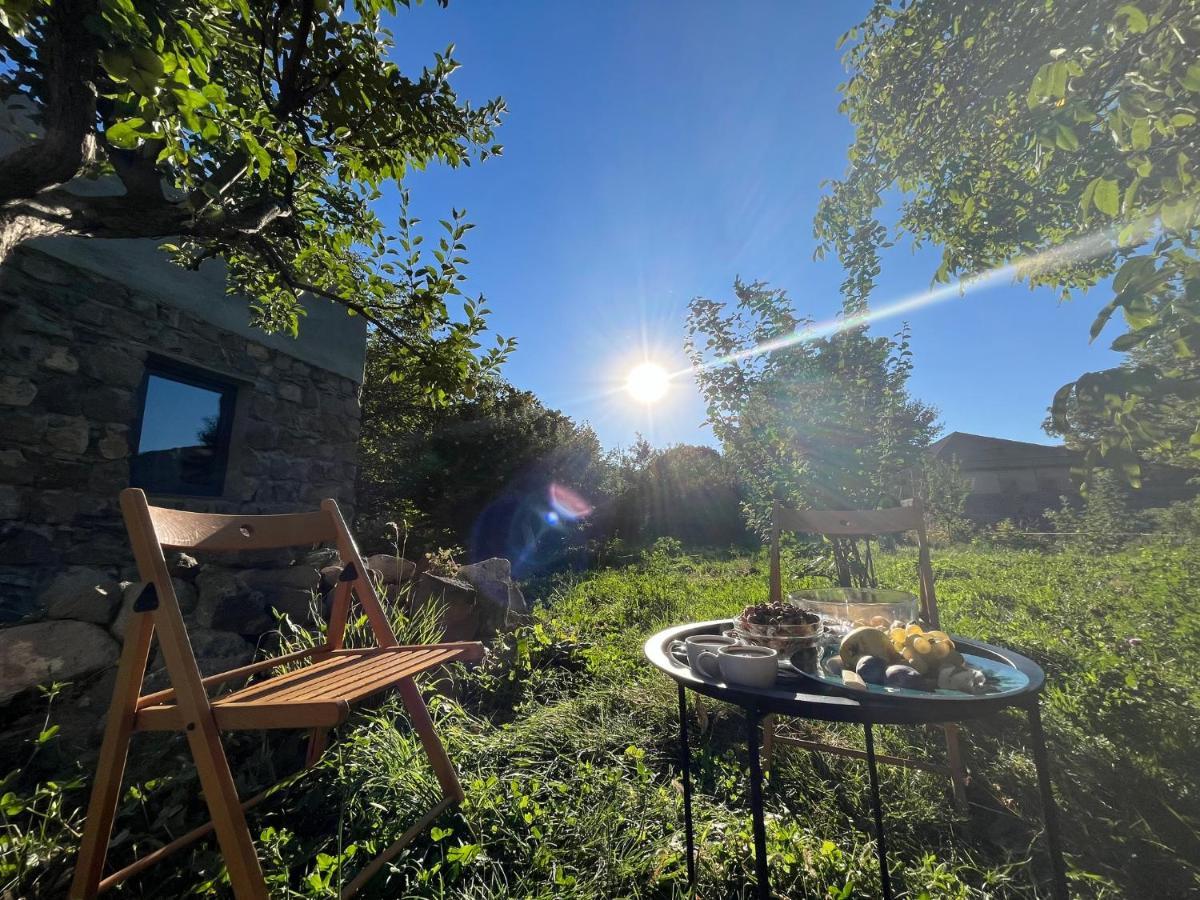 Zove Rural Cottage With Garden Views K'arashamb Eksteriør bilde