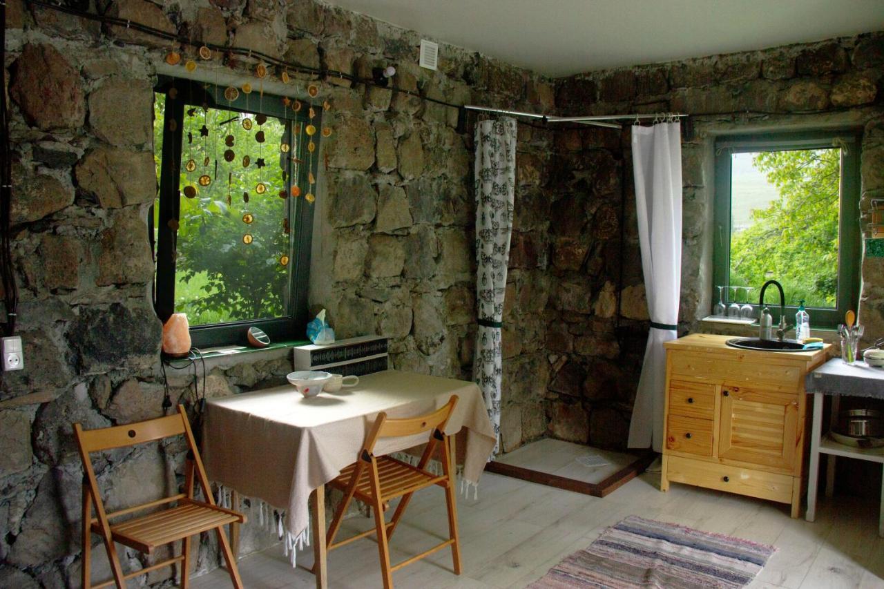 Zove Rural Cottage With Garden Views K'arashamb Eksteriør bilde