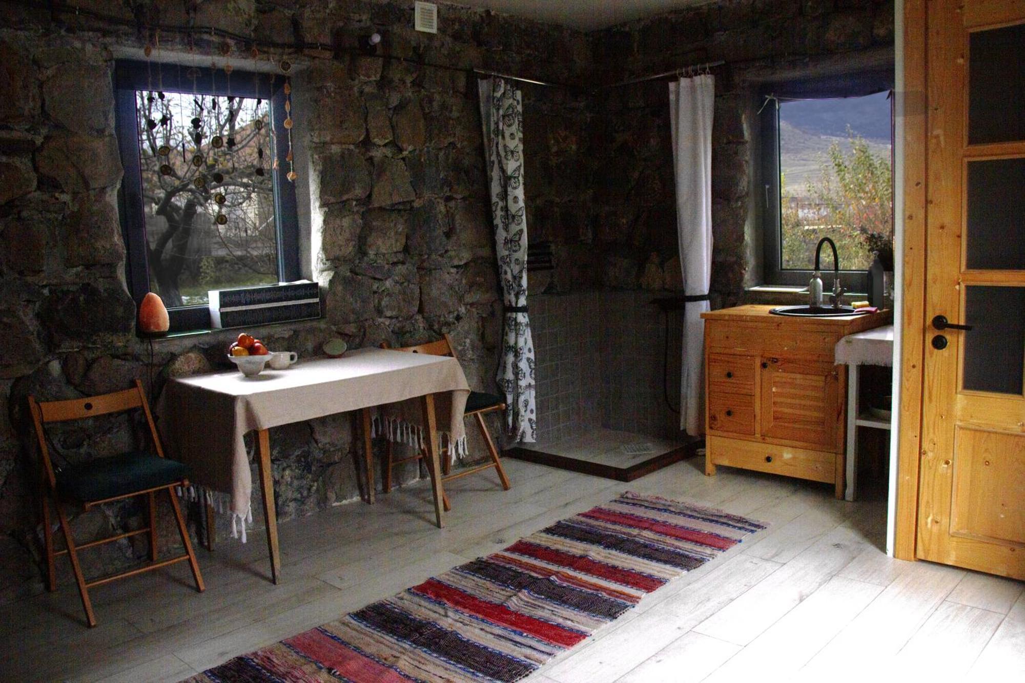 Zove Rural Cottage With Garden Views K'arashamb Eksteriør bilde